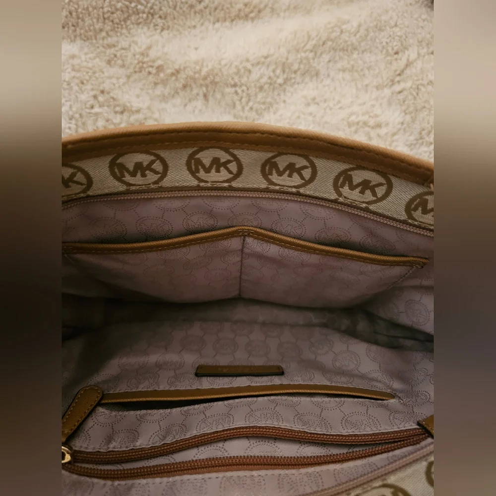 MICHAEL Michael Kors Kempton Double Pocket shoulder bag/crossbody EUC - Picture 13 of 16